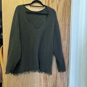 Cozy V-Neck Sweater with Frayed Hem